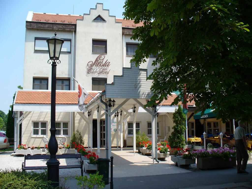 Siesta Club Hotel Harkány Zewnętrze zdjęcie