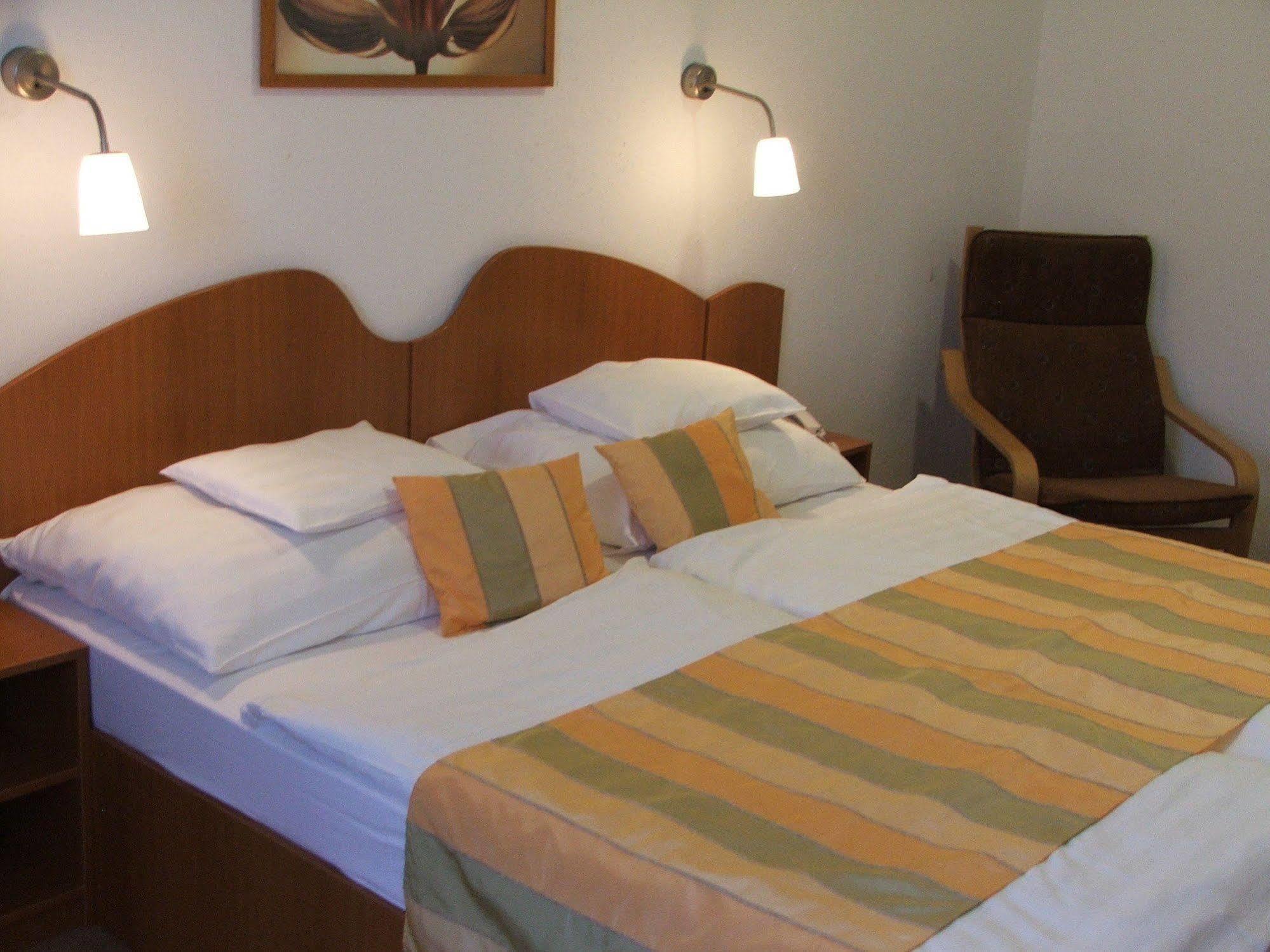 Siesta Club Hotel Harkány Zewnętrze zdjęcie