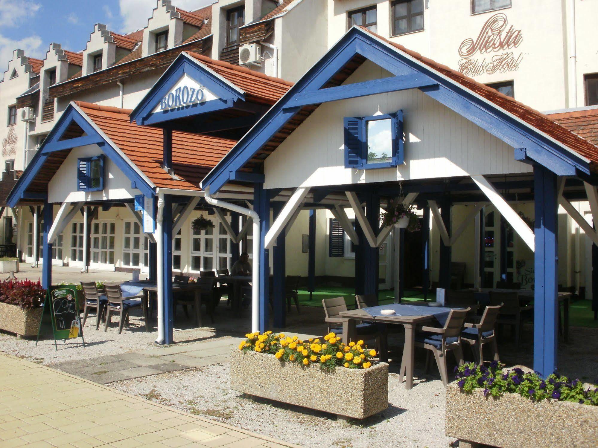 Siesta Club Hotel Harkány Zewnętrze zdjęcie