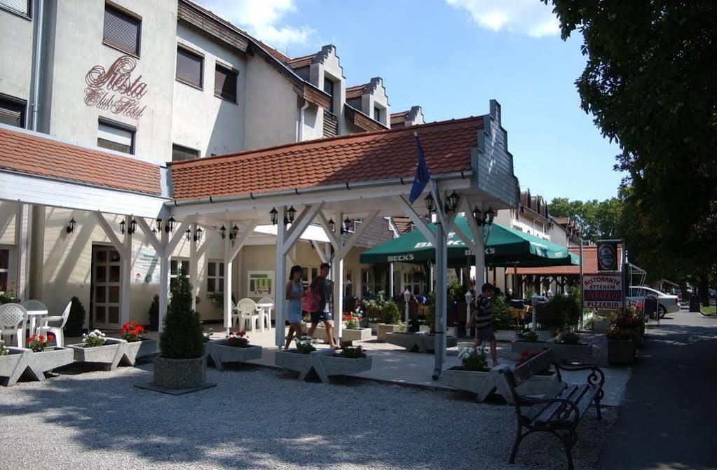 Siesta Club Hotel Harkány Zewnętrze zdjęcie