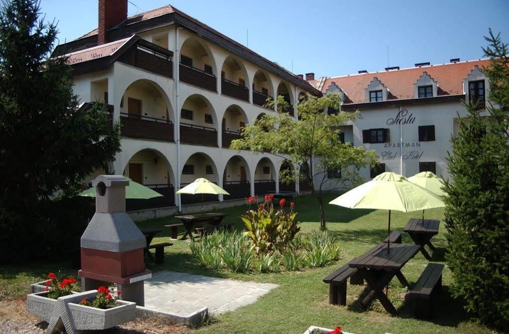 Siesta Club Hotel Harkány Zewnętrze zdjęcie