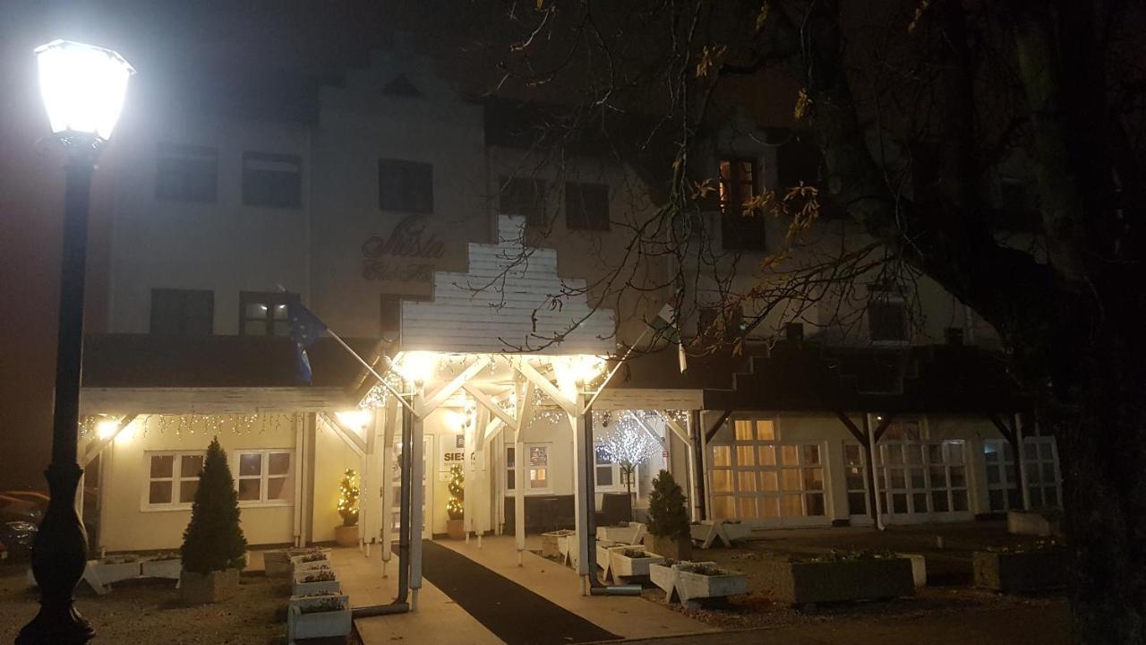 Siesta Club Hotel Harkány Zewnętrze zdjęcie